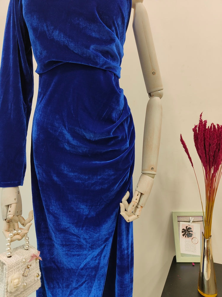 Luxurious Look With Blue Taffeta Satin Thread Work Gown
